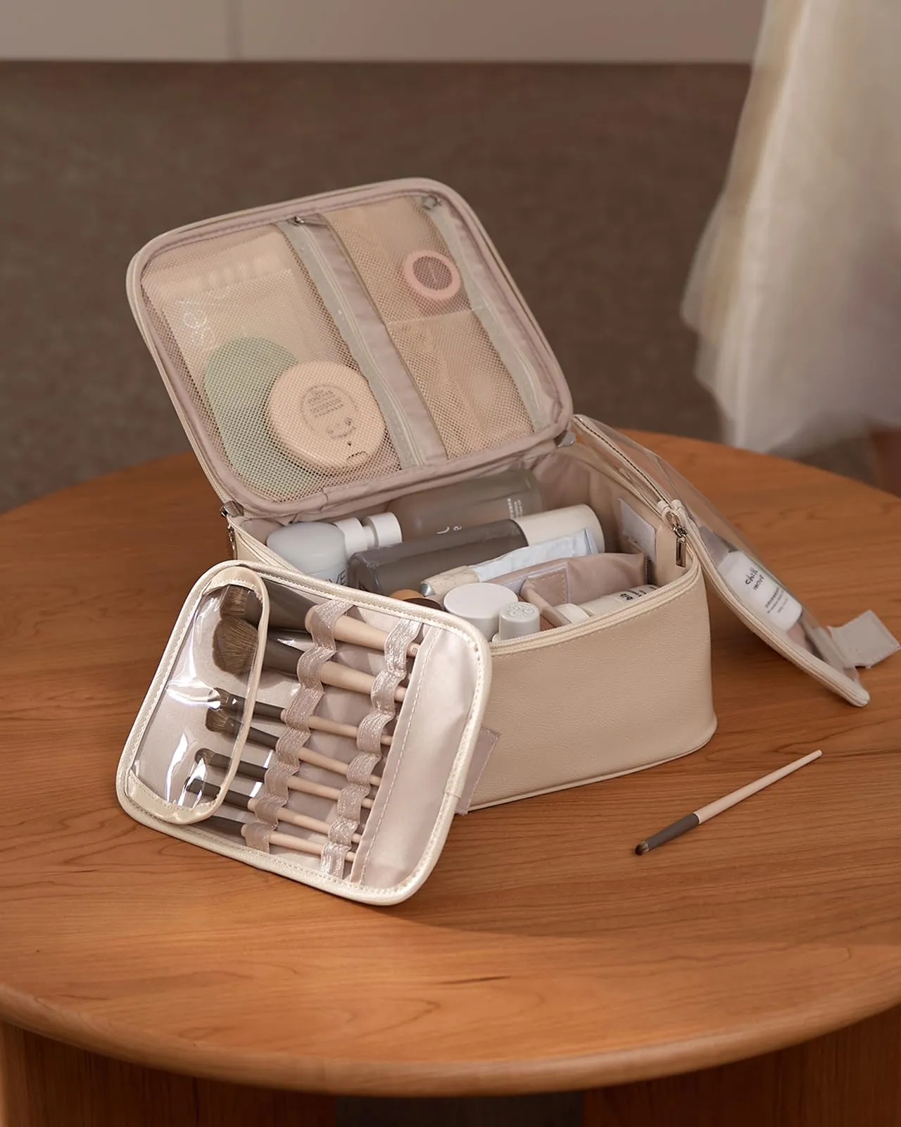 EACHY Travel Makeup Bag, Large Capacity Makeup Case, Travel Toiletry Bag for Women With Makeup Brush Organizer