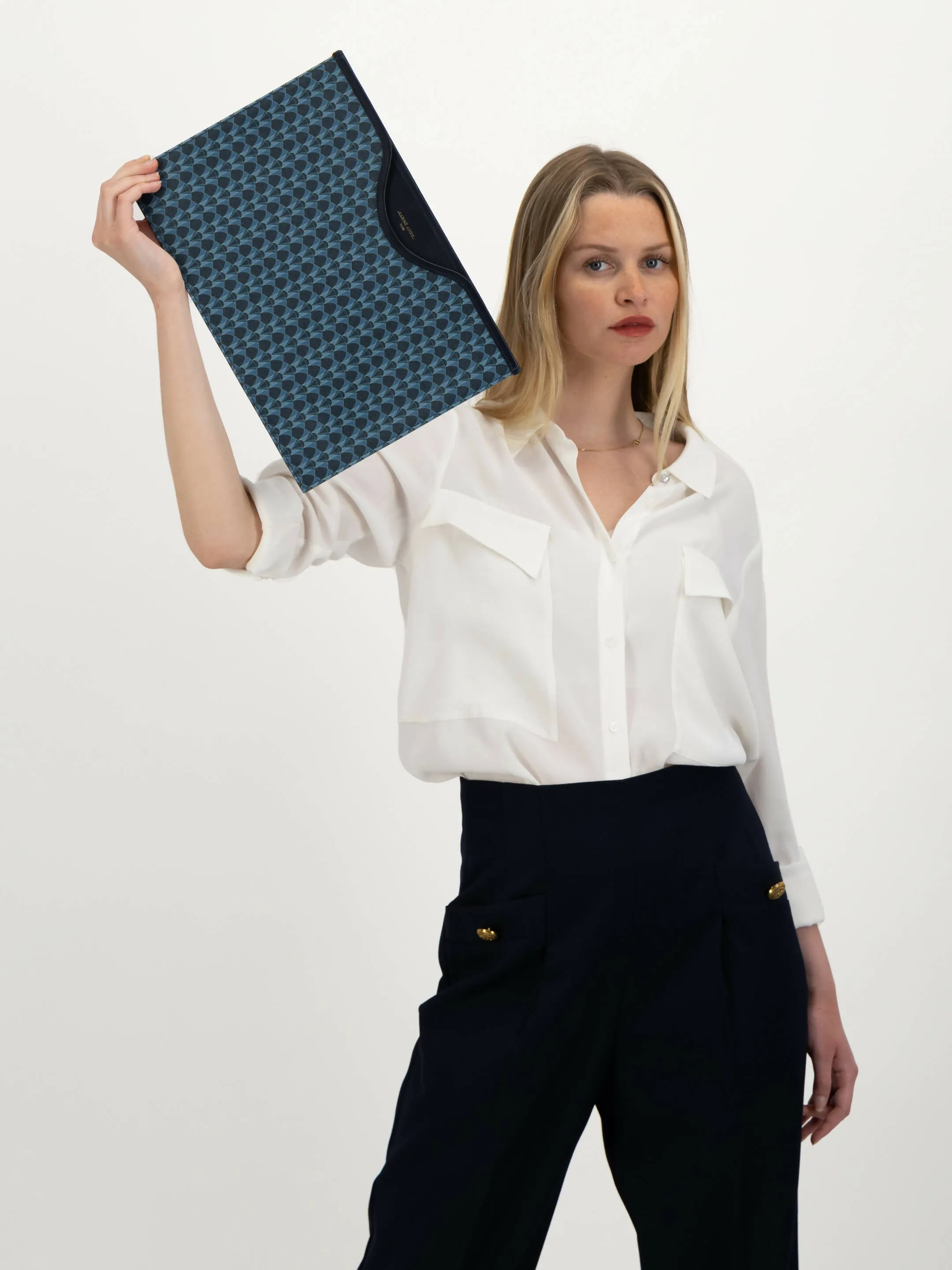 Executive Pouch - Marine
